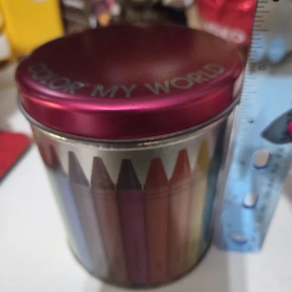 Vintage "Color My World" Crayon Storage Tin - Picture 7 of 7